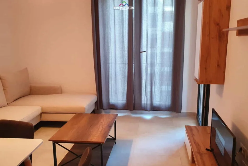 Tirane, jepet me qera apartament 1+1 Kati 7, 70 m² 500 € (Rruga Kongresi i Manastirit)