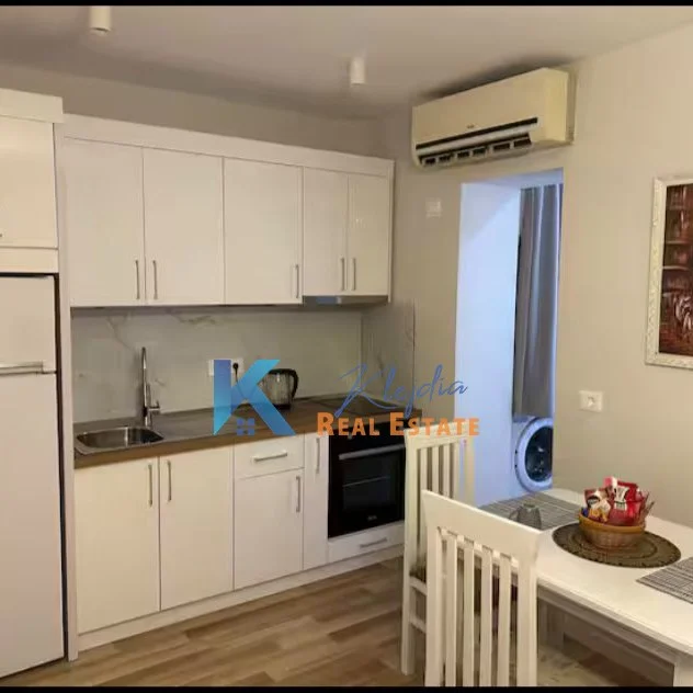 Tirane, jap me qera apartament 1+1+Ballkon Kati 3, 55 m² 570 € (Bulevardi Zogu I)