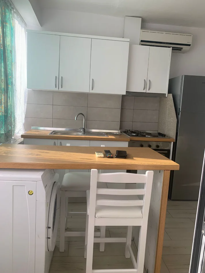 Tirane, jepet me qera garsonier Kati 5, 50 m² 400 € (Rruga Ferit Xhajko)
