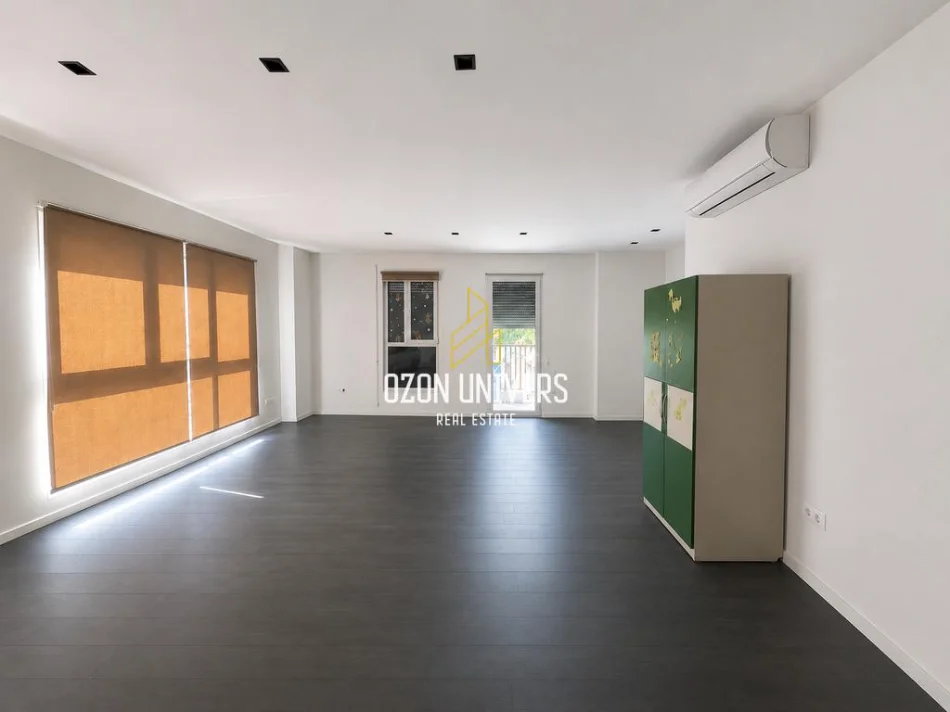 Tirane, jepet me qera ambient biznesi + parkim Kati 1, 75 m² 700 € (Rruga Don Bosko)