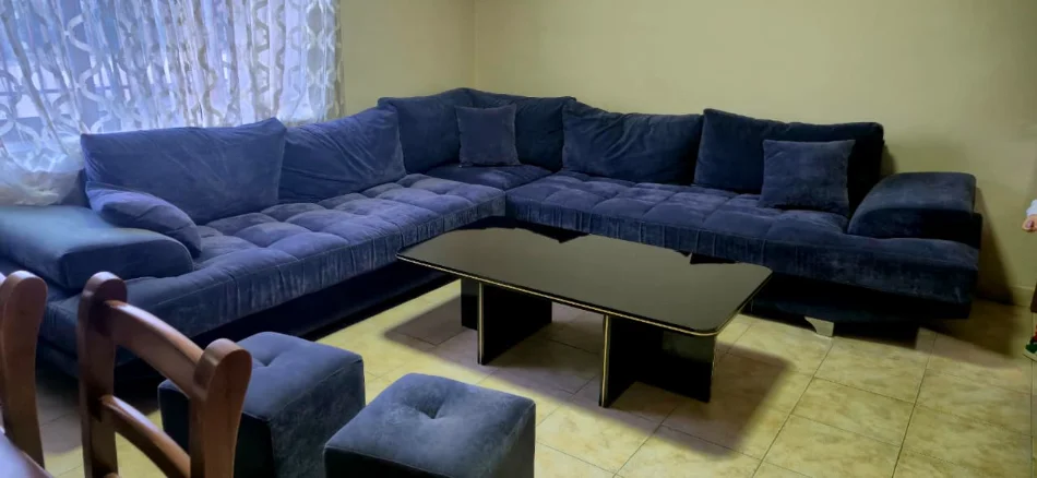 Tirane, jepet me qera apartament 1+1+Ballkon Kati 2, 60 m² 450 € (Laprake)