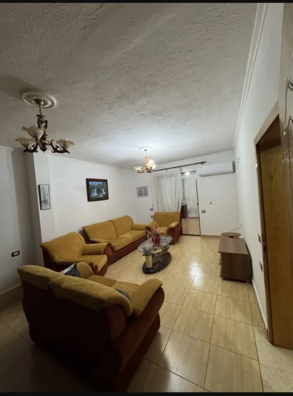 Tirane, jepet me qera Vile 2+1 Kati 2, 125 m² 500 € (Rruga Riza Kodheli)