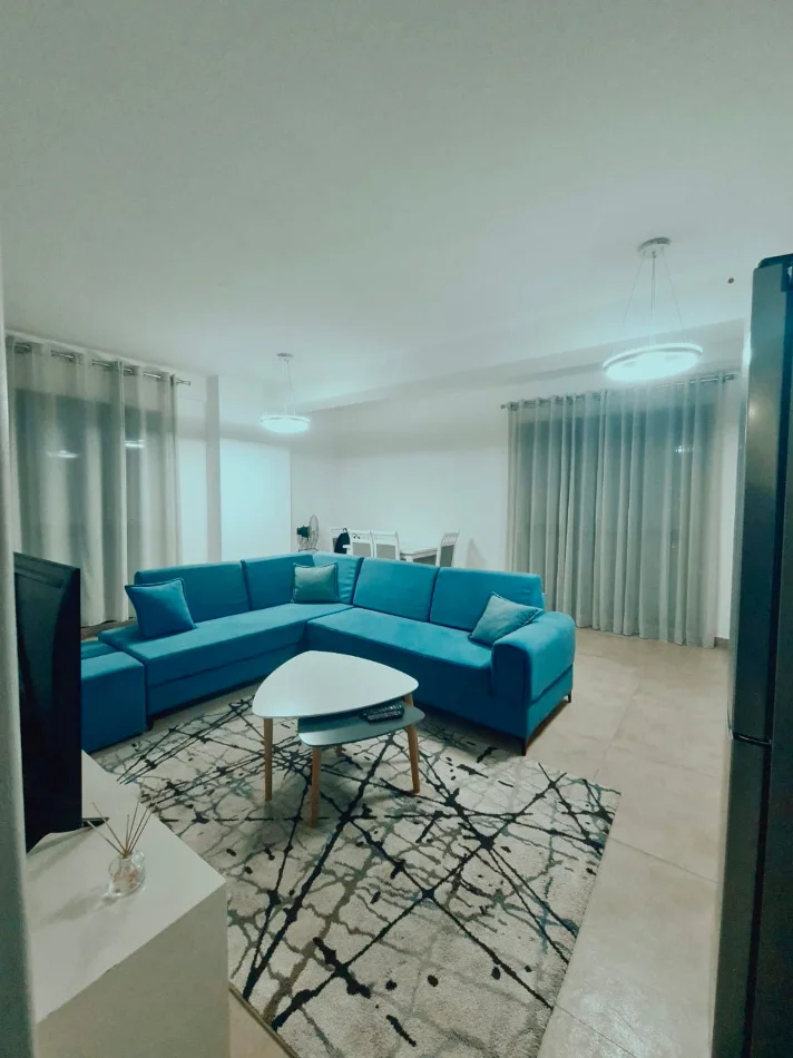 Tirane, jepet me qera apartament 2+1+Ballkon Kati 9, 117 m² 650 € (Rurga e DIbres)