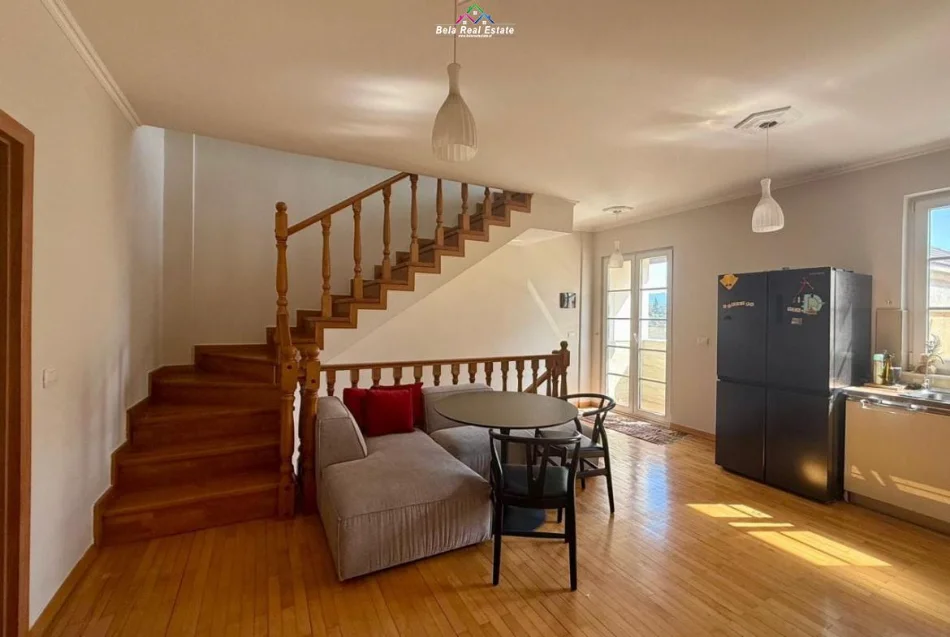 Tirane, jepet me qera Vile 2+1+Aneks+Ballkon Kati 3, 180 m² 1.000 € (Rruga Herman Gmeiner)