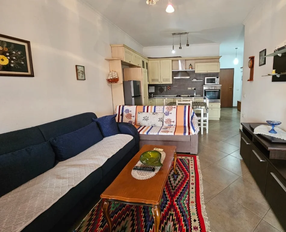 Tirane, jepet me qera apartament 2+1+Ballkon , 110 m² 650 € 