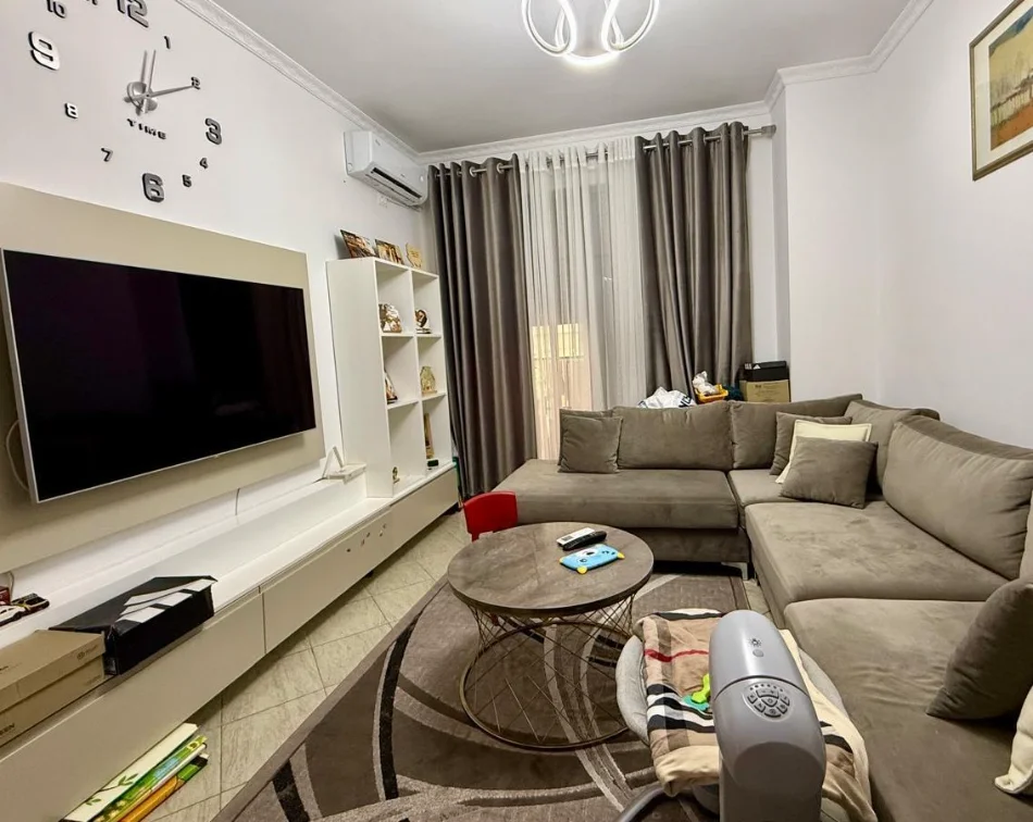 Tirane, shitet apartament 1+1+Ballkon , 56 m² 97.000 € 