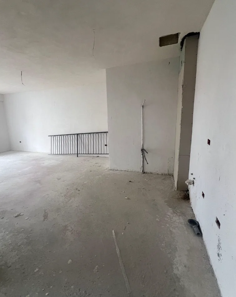 Tirane, shitet apartament 1+1+Ballkon , 71 m² 115.000 € 