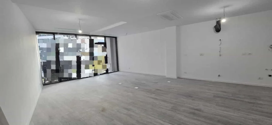 Tirane, jepet me qera zyre Kati 1, 87 m² 1.500 € (Liqeni artificial)