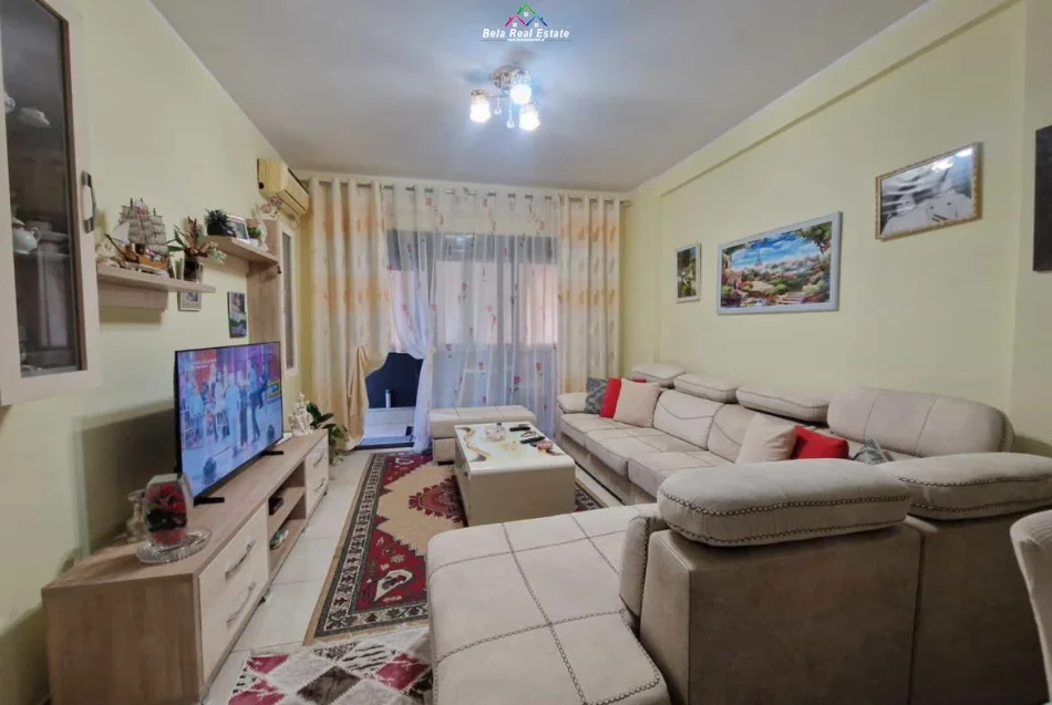 Tirane, jepet me qera apartament 2+1 Kati 7, 112 m² 630 € (astir)