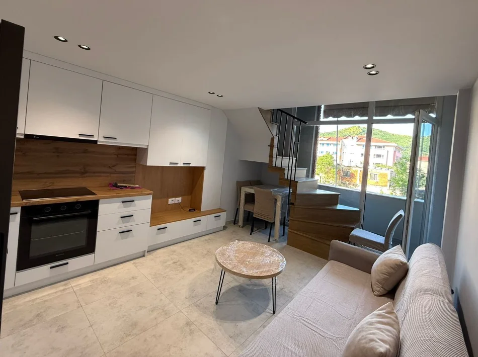 Tirane, jepet me qera apartament 1+1 , 65 m² 500 € 
