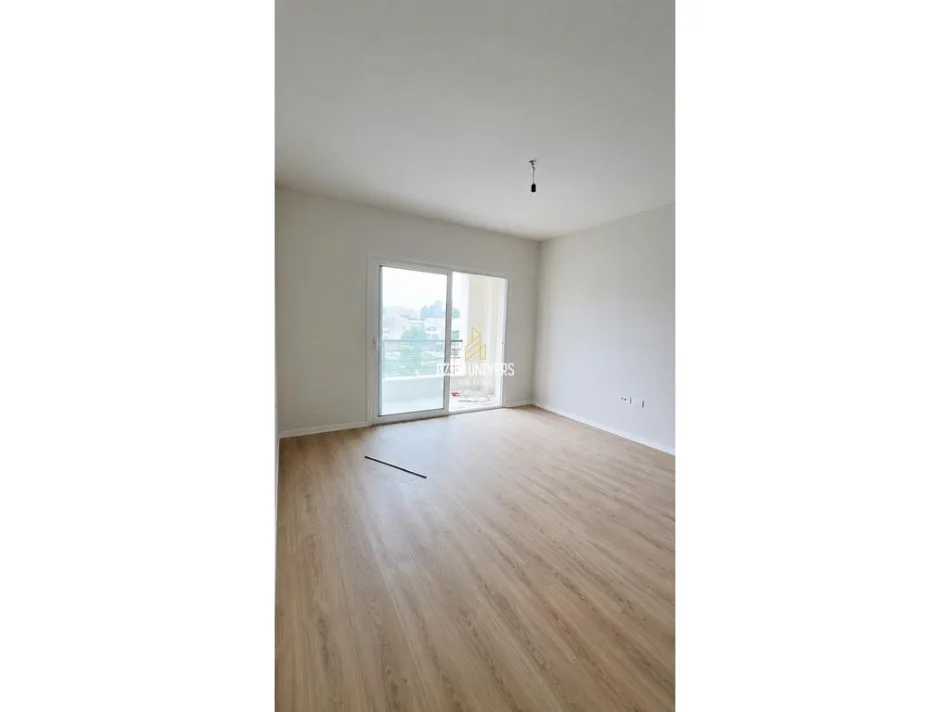 Tirane, shitet apartament 2+1+Ballkon Kati 3, 87 m² 136,000€ (Llanaj Ndërtim, Yzberisht)