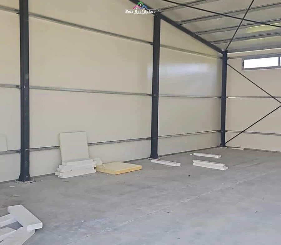 Tirane, jepet me qera magazine Kati 0, 310 m² 950 € (univers city)