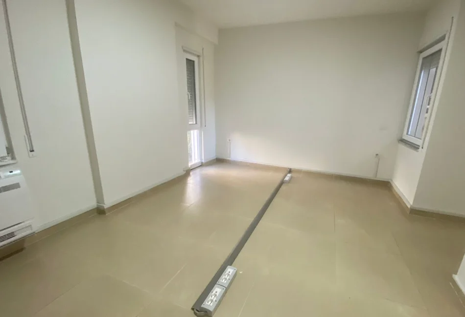 Tirane, jepet me qera zyre , 93 m² 1.000 € 