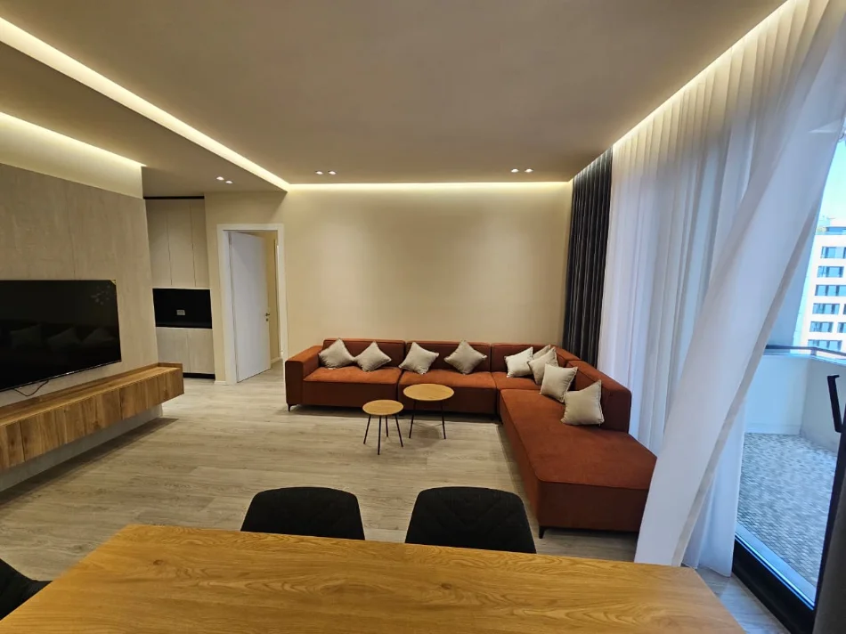 Tirane, jepet me qera apartament 2+1 , 120 m² 1.600 € (Kompleksi Delijorgji)