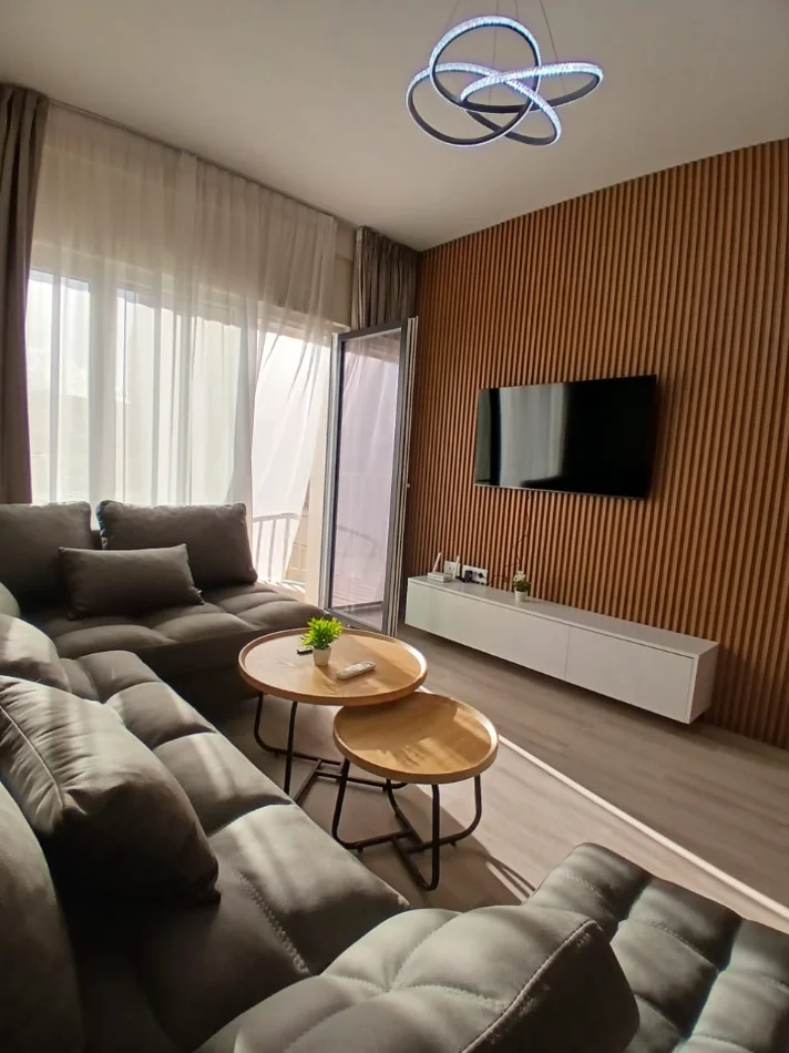 Tirane, jepet me qera apartament 2+1+Aneks+Ballkon Kati 4, 76 m² 900 € (rruga don bosko)