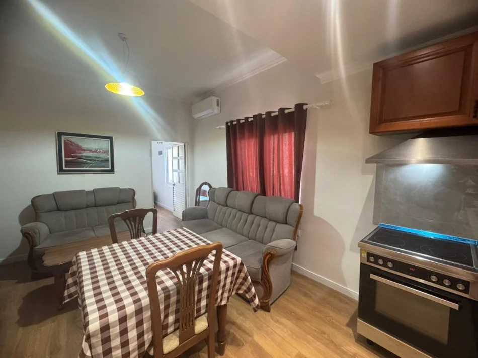 Tirane, jepet me qera apartament 1+1+Ballkon , 60 m² 400 € (Selite e Vogel ( afer uni Marin Barleti))