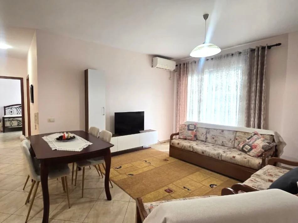 Tirane, jepet me qera apartament 2+1+Ballkon , 100 m² 650 € 