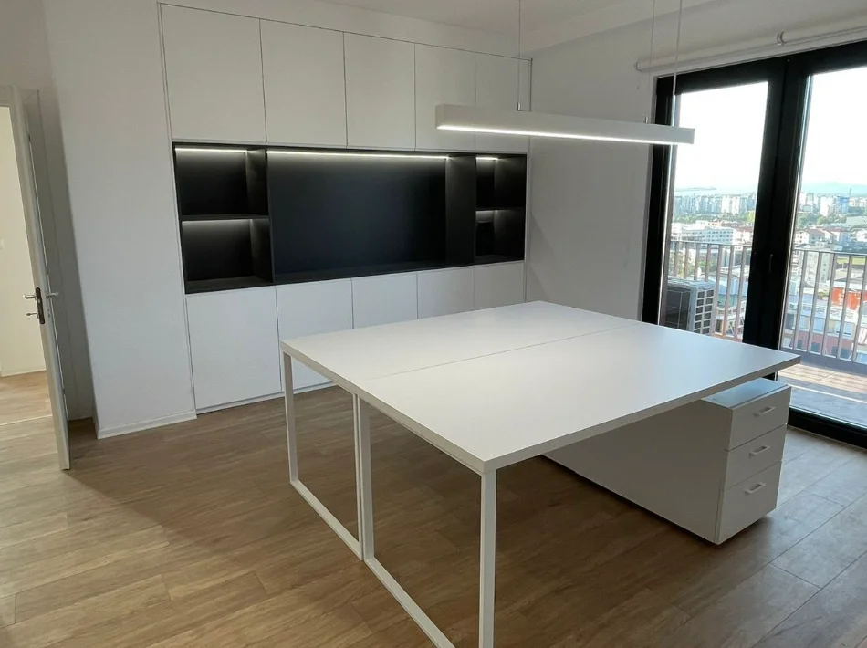 Tirane, jepet me qera zyre , 124 m² 4.000 € 