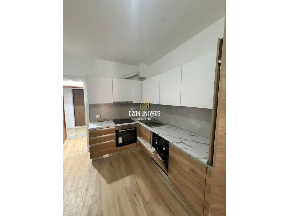 Tirane, shitet apartament 2+1 Kati 2, 72 m² 140.000 € (5 Maji)