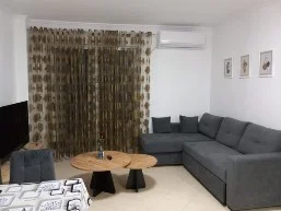 Tirane, jepet me qera apartament 1+1 , 65 m² 400 € 