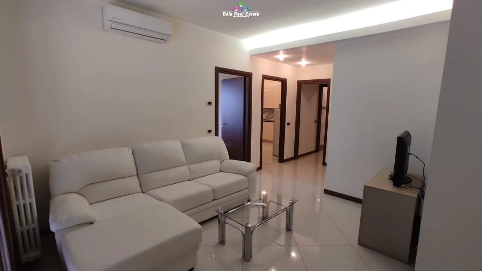 Tirane, jepet me qera apartament 1+1 Kati 2, 70 m² 470 € (Kinostudio)