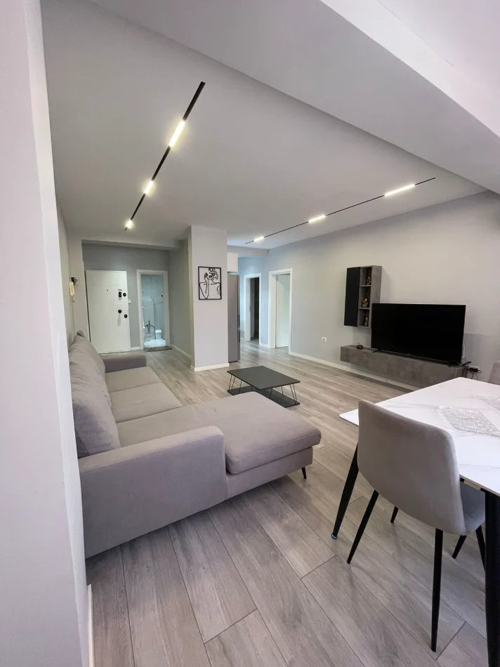 Tirane, jepet me qera apartament 2+1 , 109 m² 850 € (21 DHJETORI)