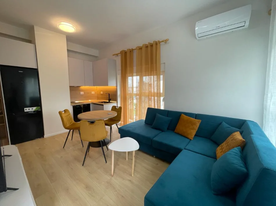 Tirane, jepet me qera apartament 1+1+Ballkon Kati 6, 59 m² 450 € (Kompleksi Kadiu)