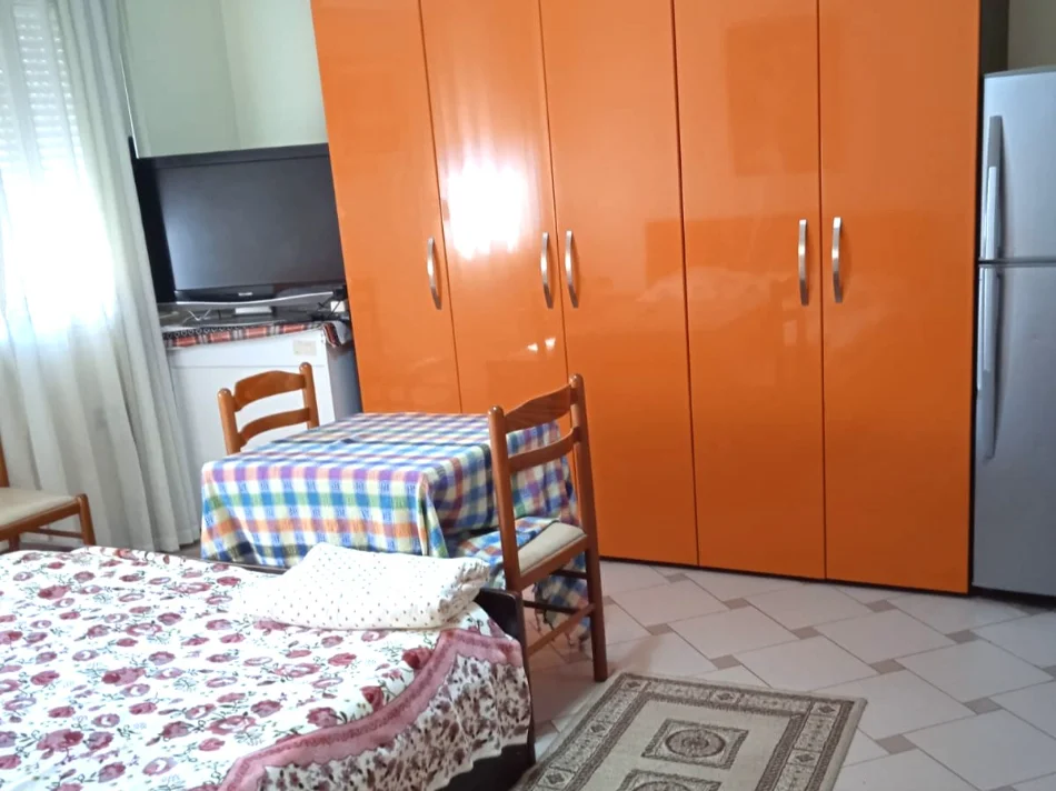 Tirane, jepet me qera garsonier 1+1 , 50 m² 500 € (Rruga Mihal Duri)