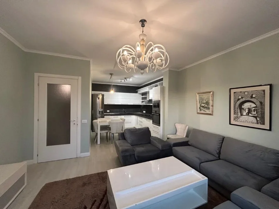 Tirane, jepet me qera apartament 3+1+Ballkon Kati 4, 123 m² 850 € (Jordan Misja)