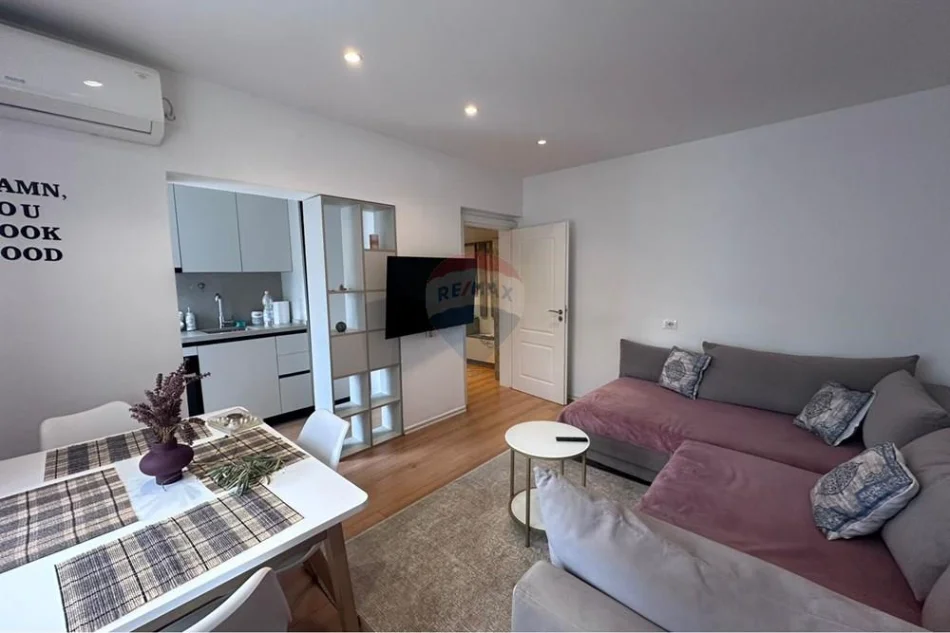 Tirane, jepet me qera apartament 1+1 Kati 4, 55 m² 650 € (rruga myslym shyri)