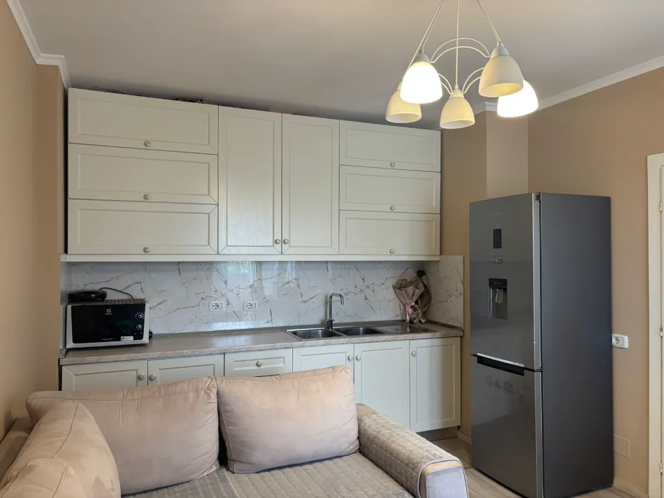 Tirane, jepet me qera apartament 1+1+Ballkon Kati 7, 60 m² 600 € (Myslym Shyri)