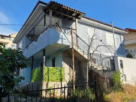 Tirane, jepet me qera shtepi 2+1+Aneks+Ballkon Kati 2, 100 m² 600 € (Ali Demi)