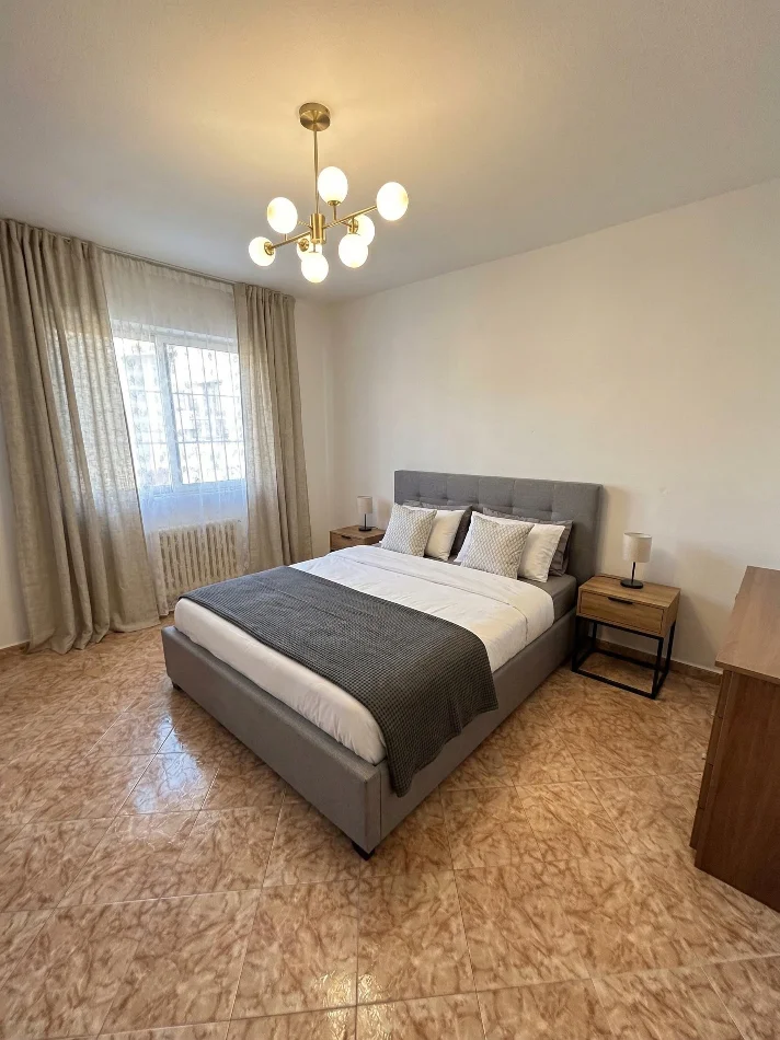 Tirane, jepet me qera apartament 1+1 Kati 5, 65 m² 400 € 