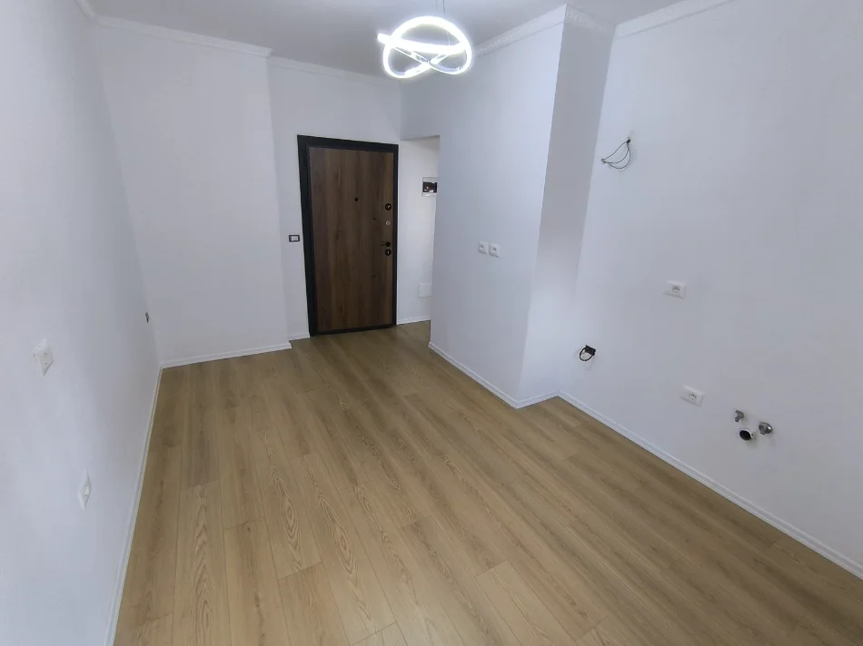 Tirane, shitet apartament 1+1 , 35 m² 70.000 € (RESTORANT FRESKU)
