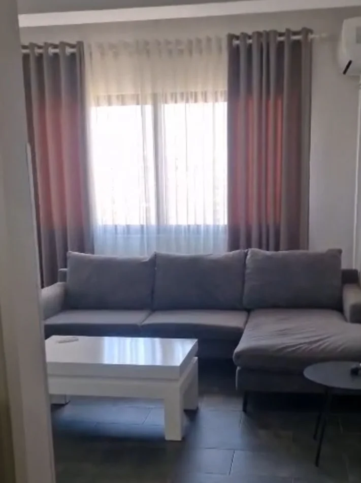Tirane, jepet me qera apartament 2+1+Ballkon Kati 7, 80 m² 700 € (Rruga Teodor Keko, pranë Marinaj Hotel)