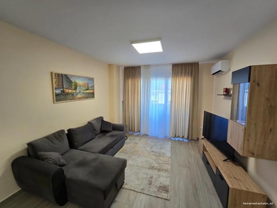 Tirane, jepet me qera apartament 2+1 Kati 2, 110 m² 690 € (Rruga Kongresi i Manastirit, Kimpleksi Zirkon)