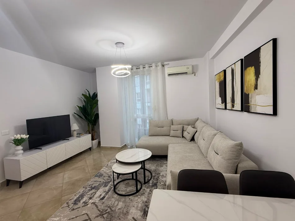 Tirane, jepet me qera apartament 2+1 Kati 4, 85 m² 800 € (Rruga e Barrikadave.)