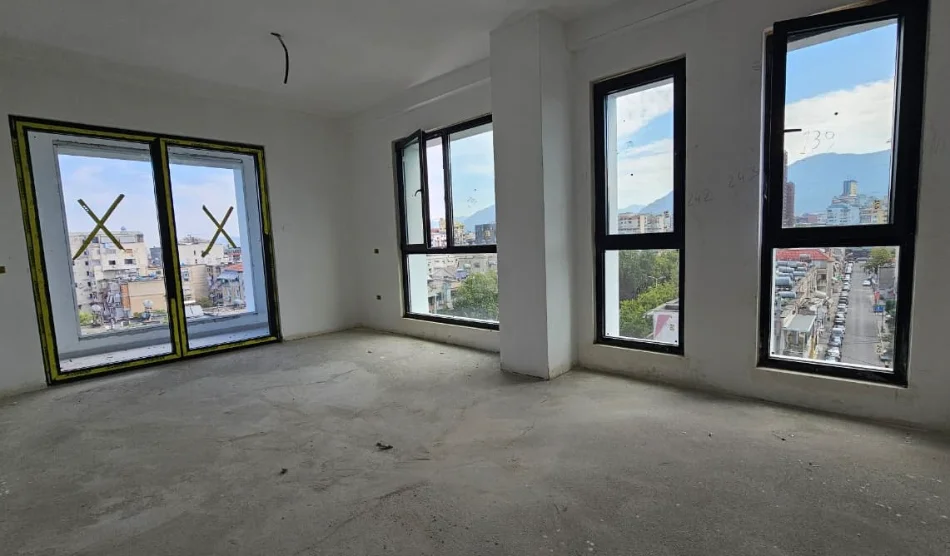 Tirane, shitet apartament 2+1 , 109 m² 326.400 € 