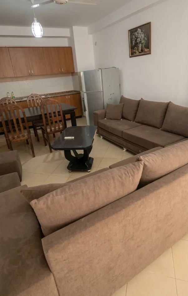 Tirane, jepet me qera apartament 2+1+Ballkon Kati 2, 110 m² 400 € (Fresk)