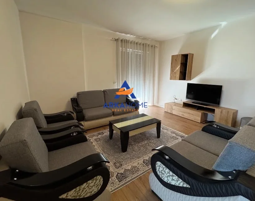 Tirane, jepet me qera apartament 2+1+Ballkon Kati 3, 106 m² 537 € 