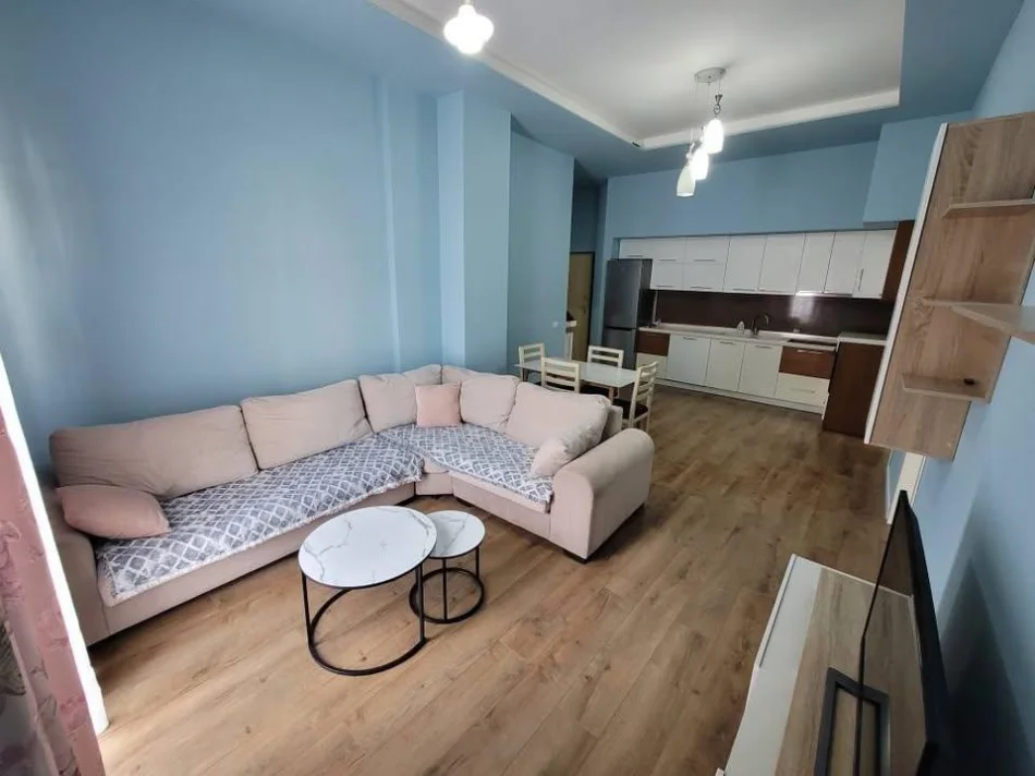 Tirane, jepet me qera apartament 2+1+Ballkon Kati 5, 84 m² 450 € (Fresk/Rr.Muhamet Deliu)