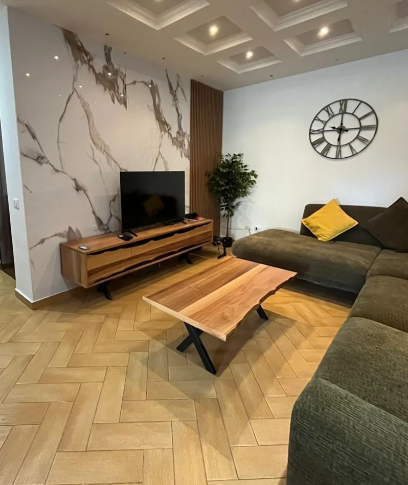 Tirane, jepet me qera apartament 2+1 , 70 m² 800 € 