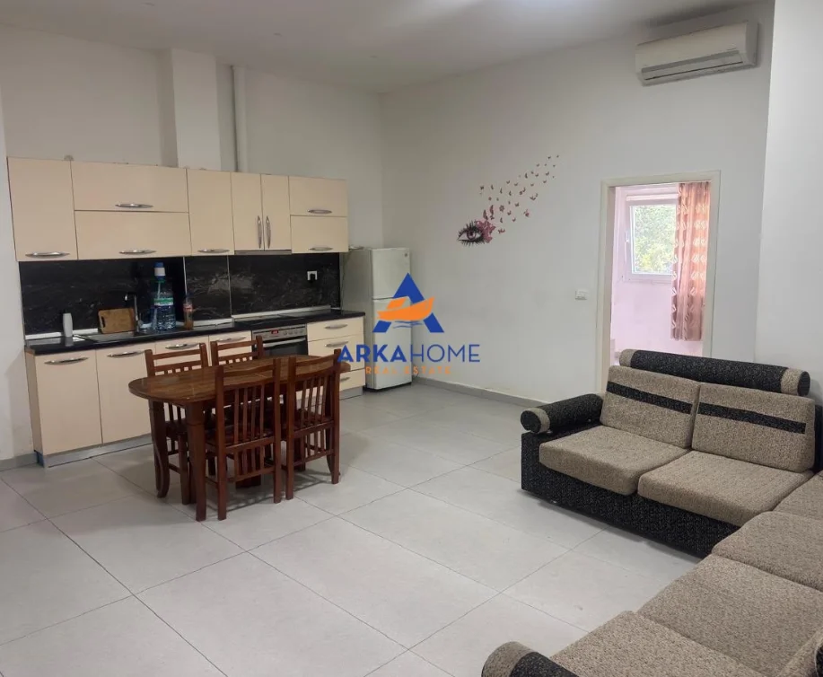 Tirane, jepet me qera apartament 3+1+Ballkon Kati 1, 110 m² 590 € 
