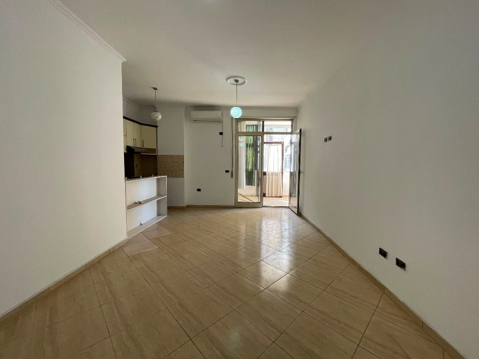 Tirane, jepet me qera apartament 2+1 Kati 3, 98 m² 700 € (Bulevardi Zhan Dark.)