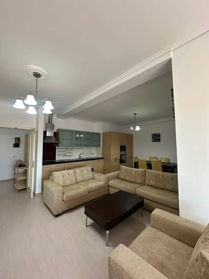 Tirane, shitet apartament 2+1+Ballkon Kati 8, 118 m² 190.000 € (Ali Demi)