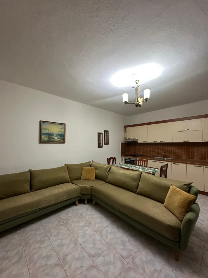 Tirane, jepet me qera apartament 2+1 Kati 1, 110 m² 450 € (Pranë Universitetit UET)