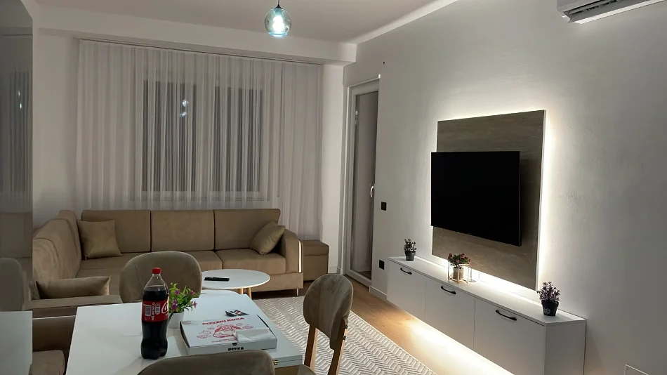 Tirane, jepet me qera apartament 1+1 , 68 m² 450 € (Paskuqan)