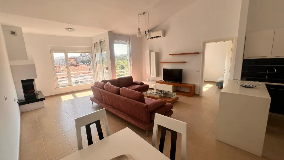 Tirane, jepet me qera apartament 2+1 , 90 m² 800 € (odra diellit 1)
