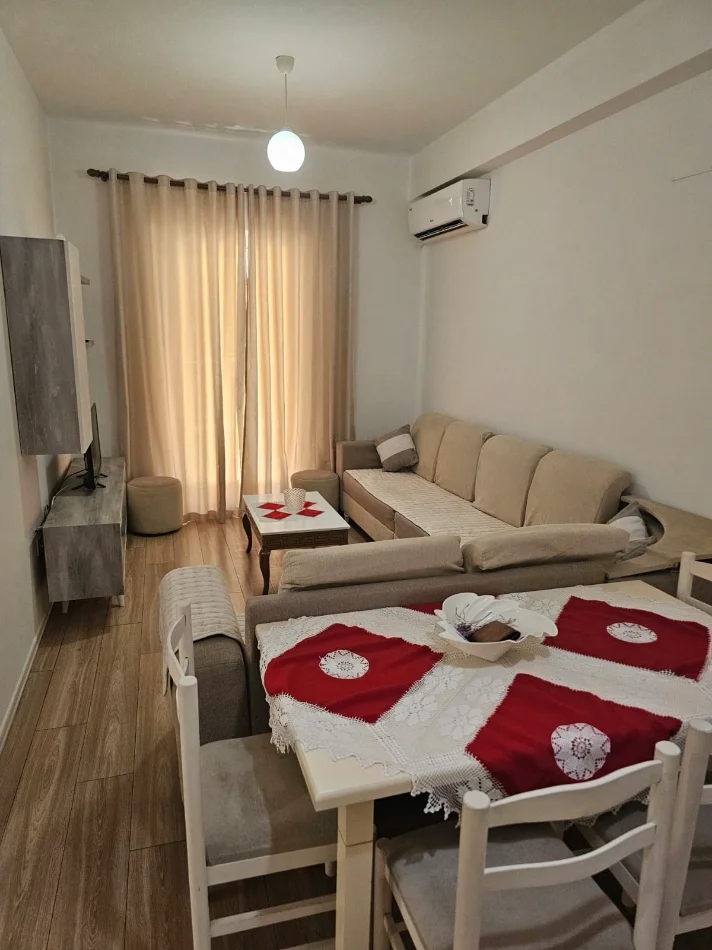 Tirane, jepet me qera apartament 2+1+Ballkon Kati 2, 75 m² 550 € (Ali Demi/Kompleksi Mangalem)