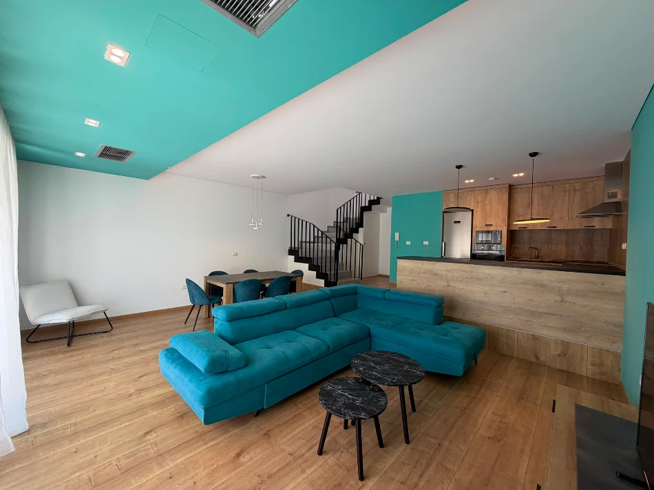 Tirane, jepet me qera Vile Vile 2 Katshe Kati 0, 236 m² 1.600 € (TEG)